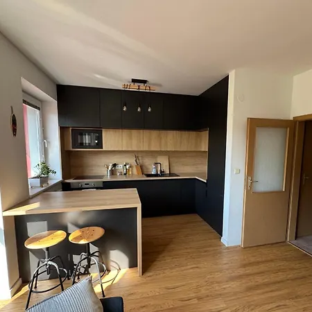 Garden-view Near Center *